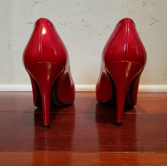 Shoes - Picture 3 of 4